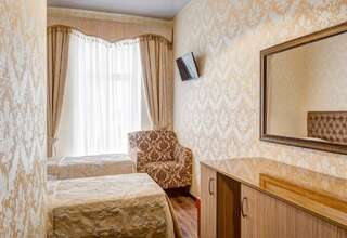 Гостиница Наири Волгоград Стандартный двухместный номер с 2 отдельными кроватями-1