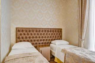 Гостиница Наири Волгоград Двухместный номер эконом-класса с 2 отдельными кроватями-2